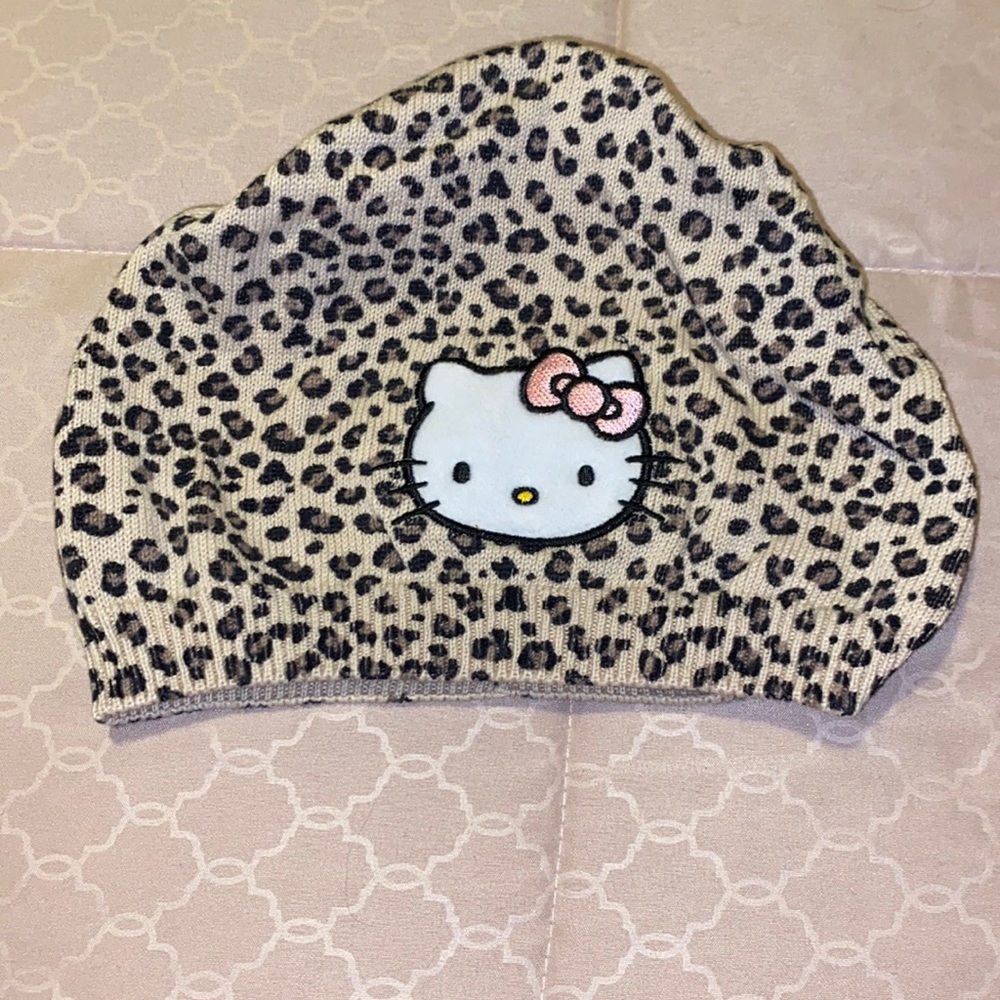 COPY - Hello Kitty leopard print beanie